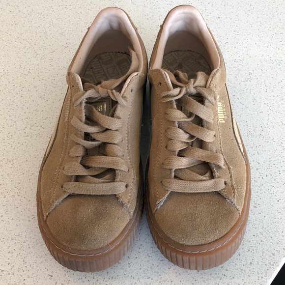 Puma Sneakers. Size 6 WMNS. - Picture 3 of 7